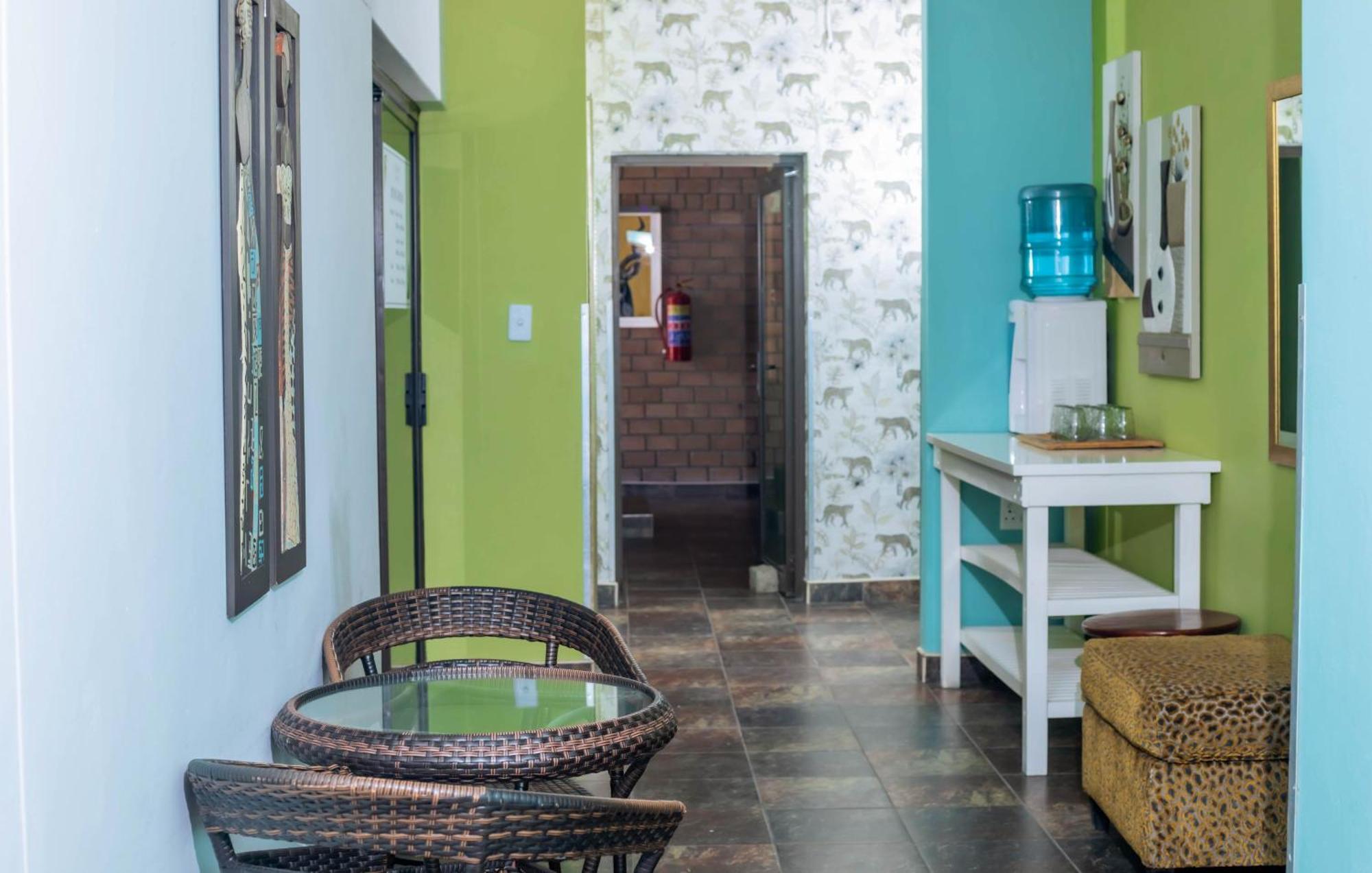 Road House Guest House Omuthiya Exterior photo