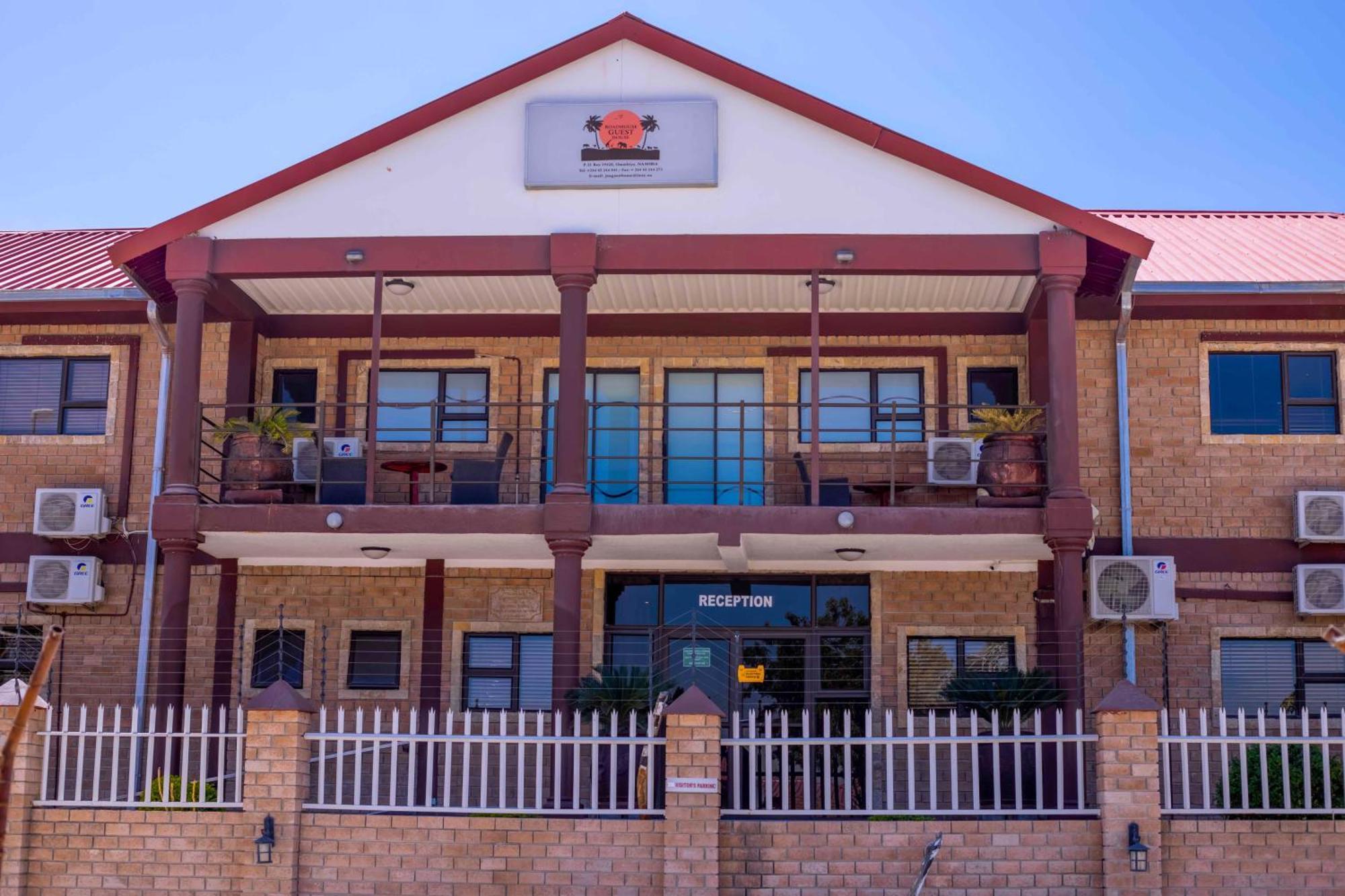 Road House Guest House Omuthiya Exterior photo