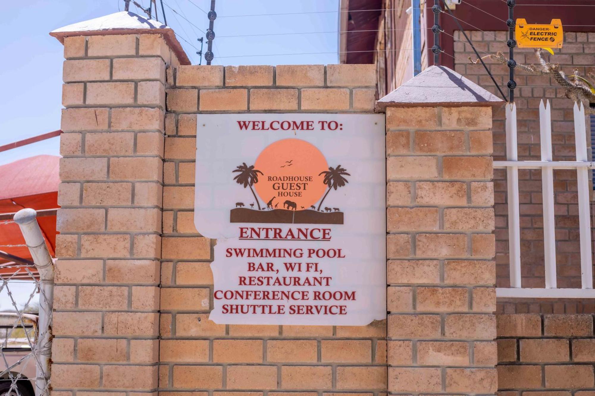 Road House Guest House Omuthiya Exterior photo